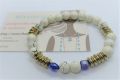 Witte drip-art armband - blauwe kristallen