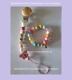 Poppen speenkoord set met rammelaar