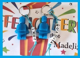 Blokjes poppetje naam sleutel hanger